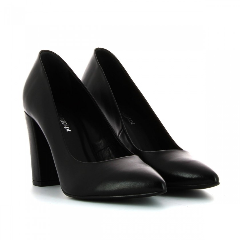 sapatos pretos senhora